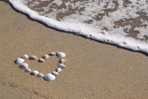 エレコで考える、夏の恋が一過性で終わるパターンと、その先も長続きするパターン