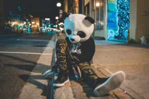 火人間と水人間それぞれの「思考」と「感覚」が反対にリンクしているという話